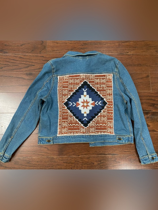 Idyllwind Jackets & Blazers - IDYLLWIND Miranda Lambert Trucker AZTEC BEADED Denim Jacket Size L VEUC! ~ RARE
